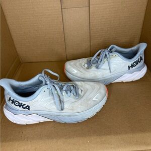 Hoka Arahi 6 | Womens 7.5B